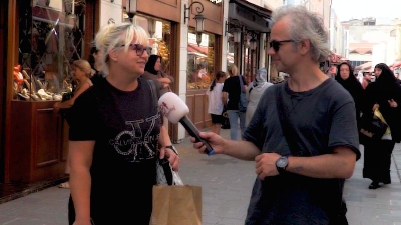 Sakarya Uzunçarşı'da bir vatandaş ile dolar mı daha hızlı yoksa