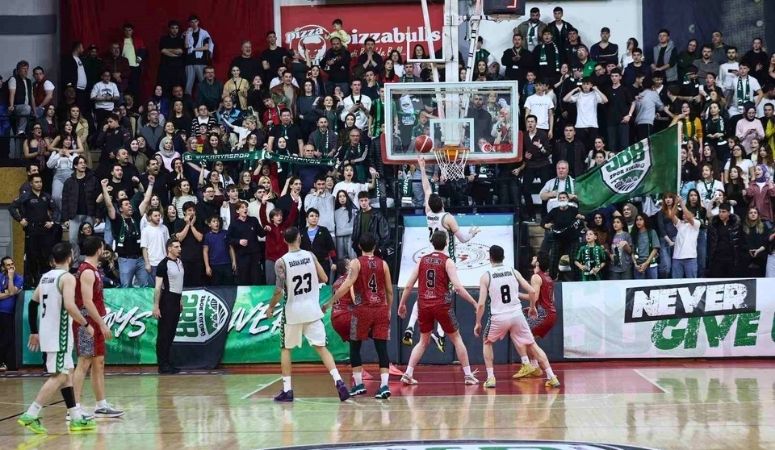 Sakarya Büyükşehir Basketbol Play-Off’a Hızlı Başladı Türkiye Erkekler Basketbol 2. Ligi Play-Off Çeyrek Final serisi heyecanı