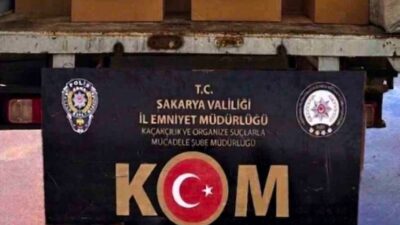 Sakarya’da polis ekipleri sigara kaçakçılığına yönelik düzenledikleri başarılı operasyonla büyük
