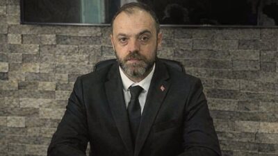 Sakaryaspor Kulüp Başkanı Enes Zengin, Rüstemler Tesisleri’nde düzenlediği basın toplantısında