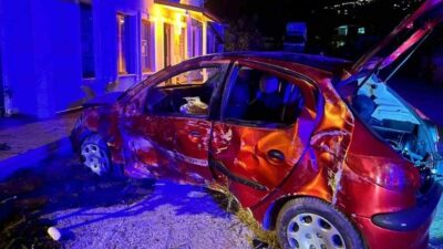 Sakarya’nın Sapanca ilçesinde gece yarısı meydana gelen trafik kazasında, içinde