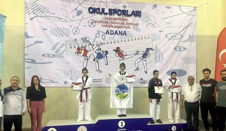 Adana'da düzenlenen Küçükler, Yıldızlar ve Gençler Türkiye Okul Sporları'nda tüm