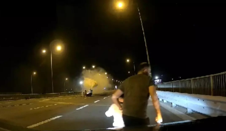 Sakarya'nın Kuzey Marmara Otoyolu geçişinde dün gece meydana gelen trafik