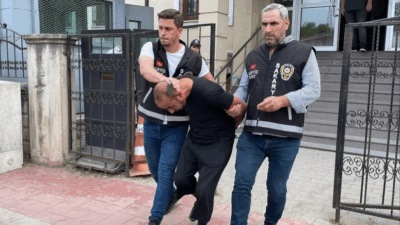 Sakarya’nın Adapazarı ilçesinde eski eşi Emir Kocasoy’u (48) tabancayla vurarak
