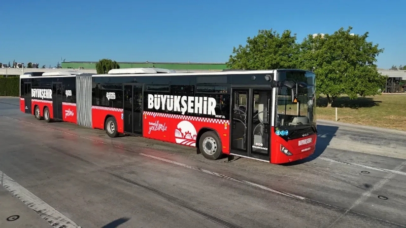 Bu Metrobüsün Otobüsten Ne Farkı Var? Sakarya'da sözde Türkiye'nin ikinci metrobüsü seferlere başlamış.