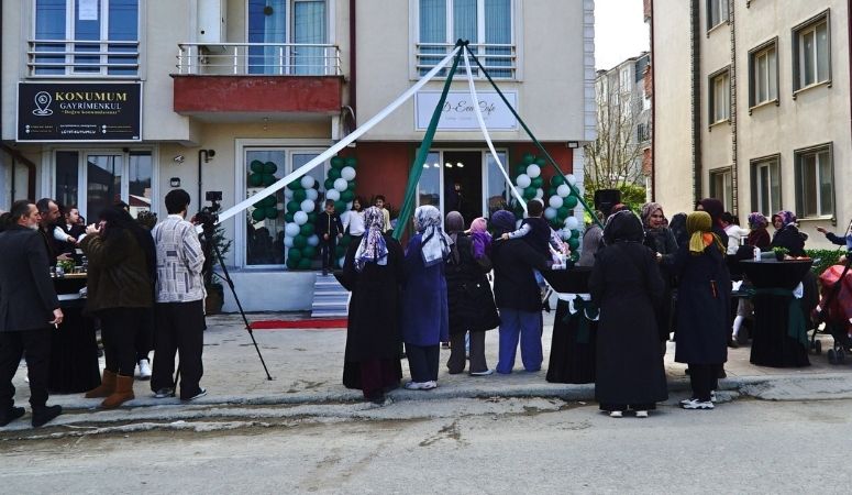 Zafer Partisi Sakarya İl Başkanlığı ve Kaynarca İlçe Başkanlığı Çılgın Sedat’ın Katıldığı Kaynarca D-Eva Cafe Açılışındaydı Zafer Partisi Sakarya İl Başkanlığı ve Kaynarca İlçe Başkanlığı, Sanatçı